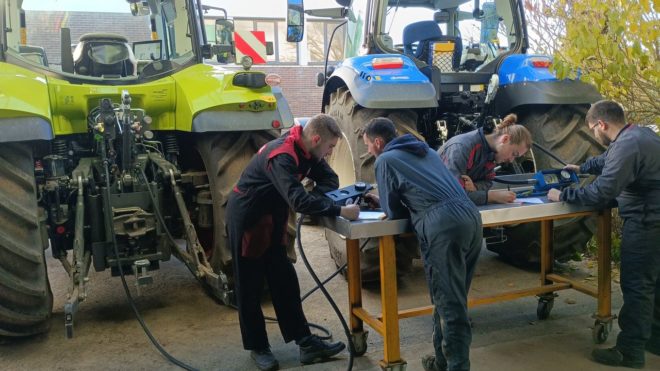 Tests hydrauliques sur tracteurs